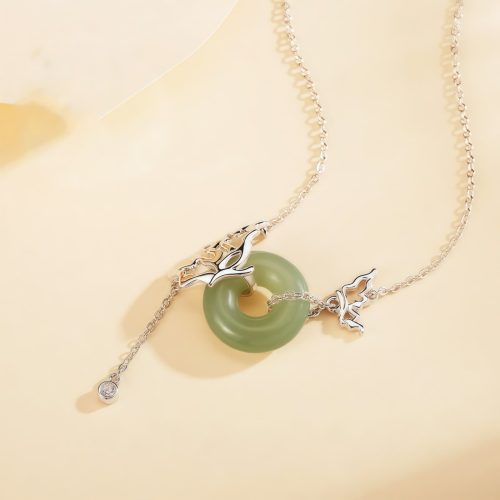 Colar de Jade Hetian Borboleta da Serenidade Colar de Jade Hetian Borboleta da Serenidade