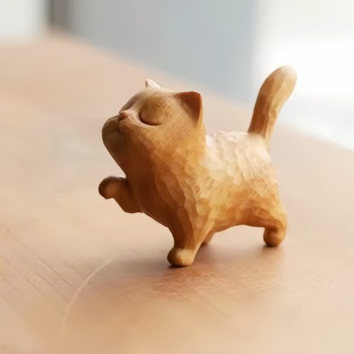 崖柏（ヤーバイ）手彫り 猫の木彫り置物