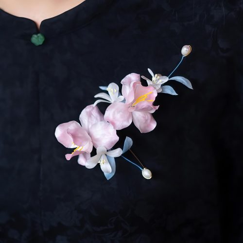 ハンドメイド 桑絹(シルク) ピンクアイリス ブローチ&ヘアクリップ ハンドメイド 桑絹(シルク) ピンクアイリス ブローチ&ヘアクリップ