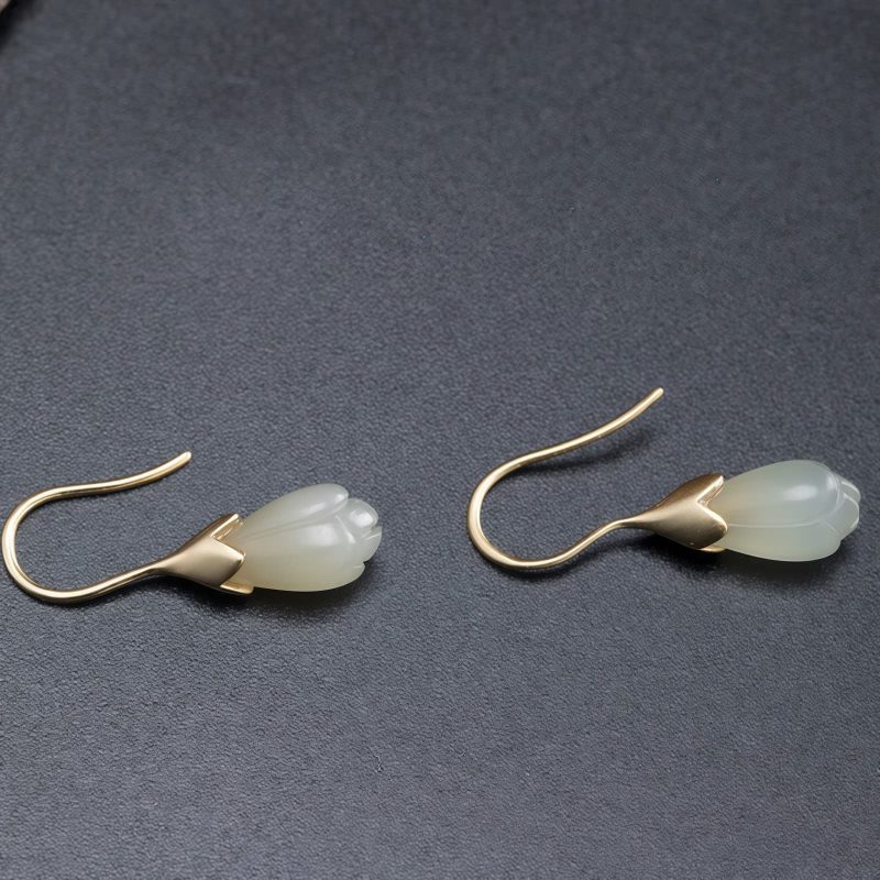 Pendientes de Jade Hetian y Plata: Elegancia en Flor de Magnolia Hetian Jade Magnolia Drop Earrings