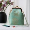 Retro-Tasche mit chinesischer Stickerei und Perlenkette Retro Chinese Embroidery Pearl Chain Bag