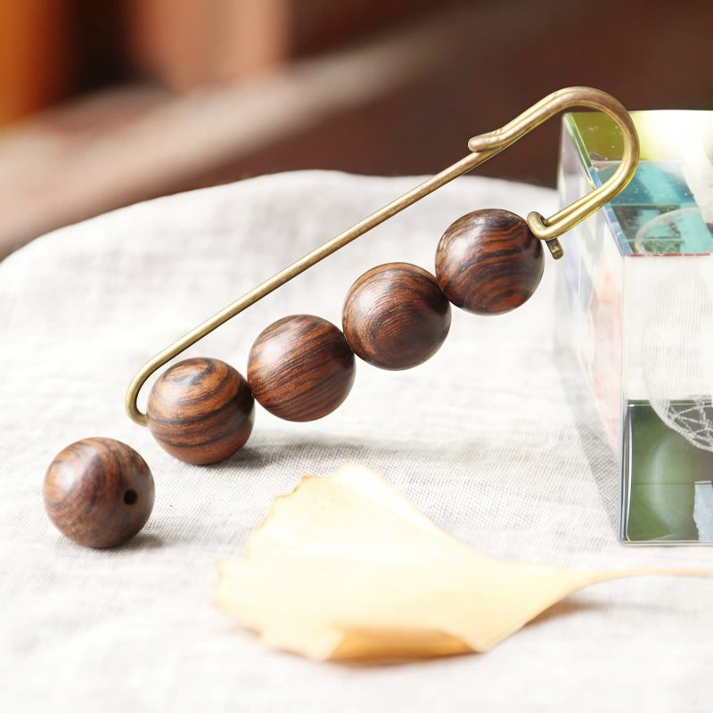 Vintage Sandalwood Healing Brooch Vintage Sandalwood Healing Brooch