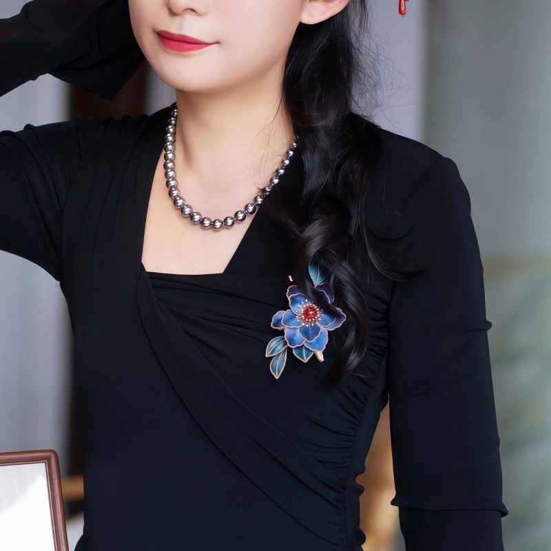 Yangzhou Silk Blue Floral Brooch Yangzhou Silk Blue Floral Brooch