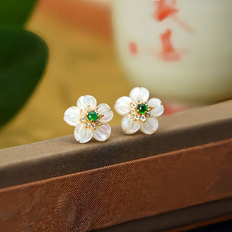 925 Silber Tridacna & Jade Blumen-Ohrstecker 925 Silver Tridacna Jade Flower Earrings