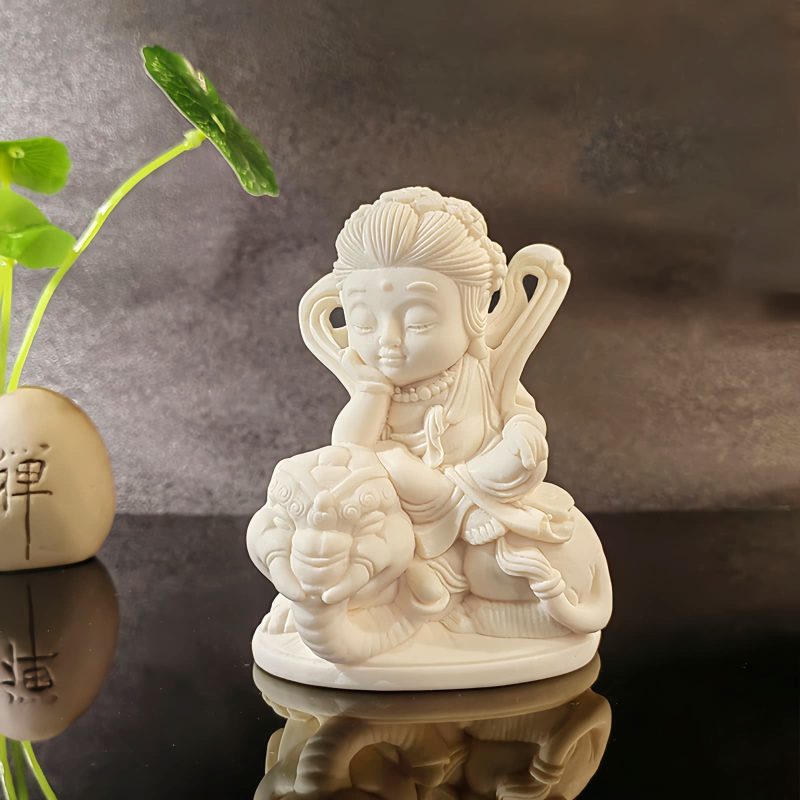 Mini Ivory Tathagata Buddha Decoration Mini Ivory Tathagata Buddha Decoration