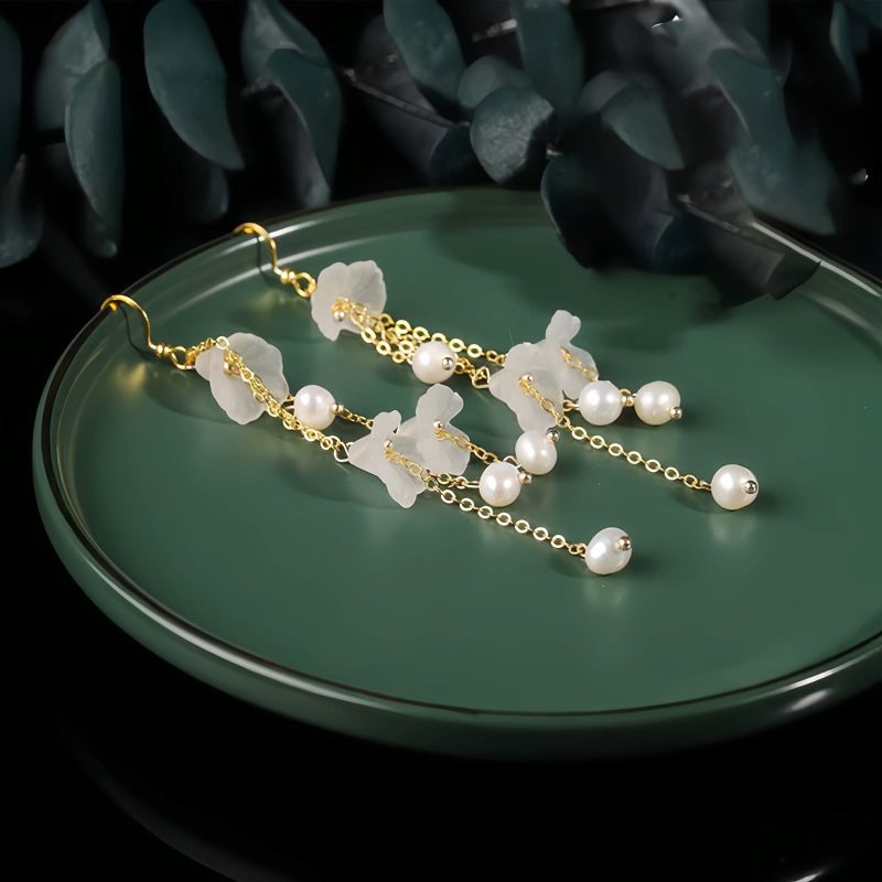 Pearl Flower Petal Luck Drop Earrings Pearl Flower Petal Luck Drop Earrings
