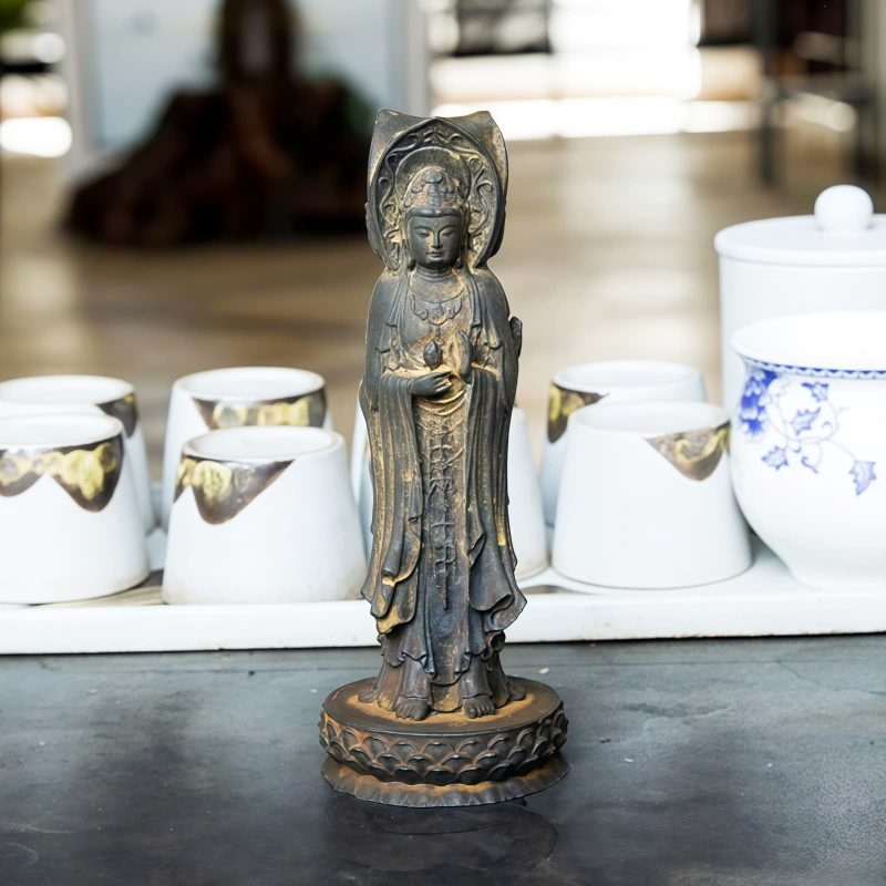 Rusty Iron Powder Kwan Yin Statue - Three-Faced Compassion Symbol Rusty Iron Powder Kwan Yin Statue - Three-Faced Compassion Symbol
