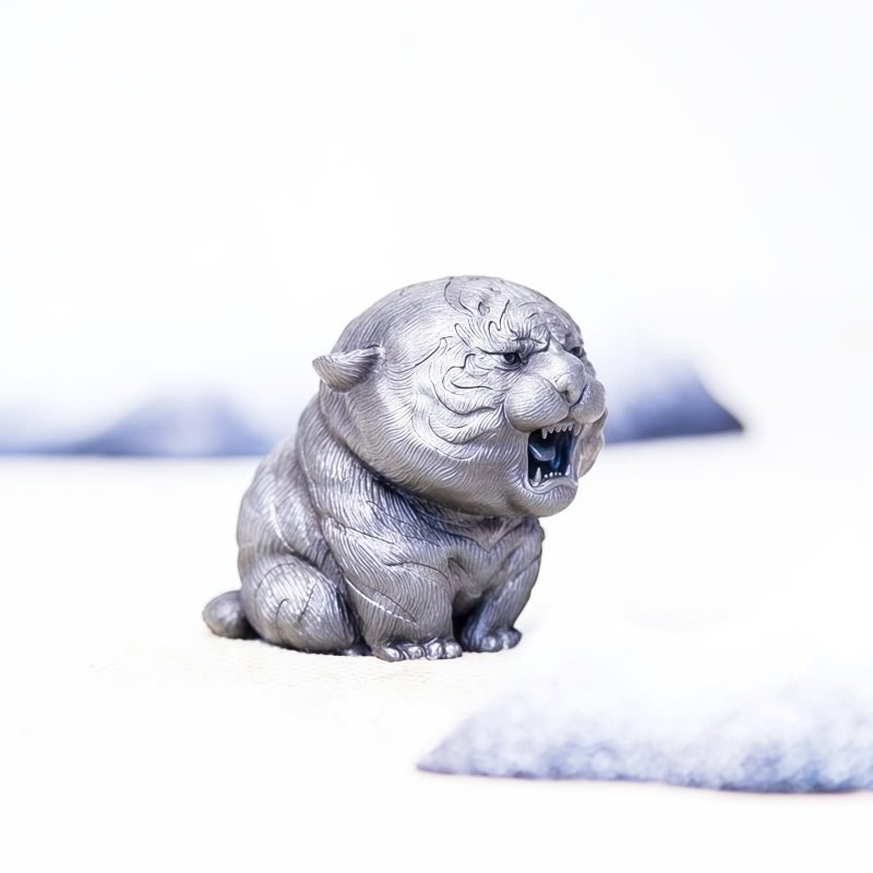 Rust Iron Mini Roaring Tiger Statue Rust Iron Mini Roaring Tiger Statue