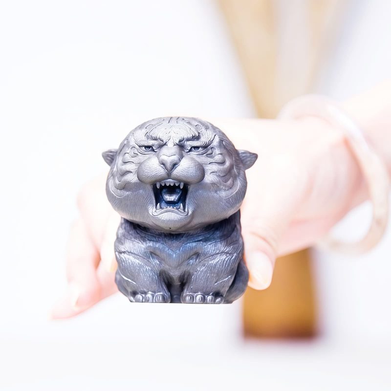 Rust Iron Mini Roaring Tiger Statue Rust Iron Mini Roaring Tiger Statue
