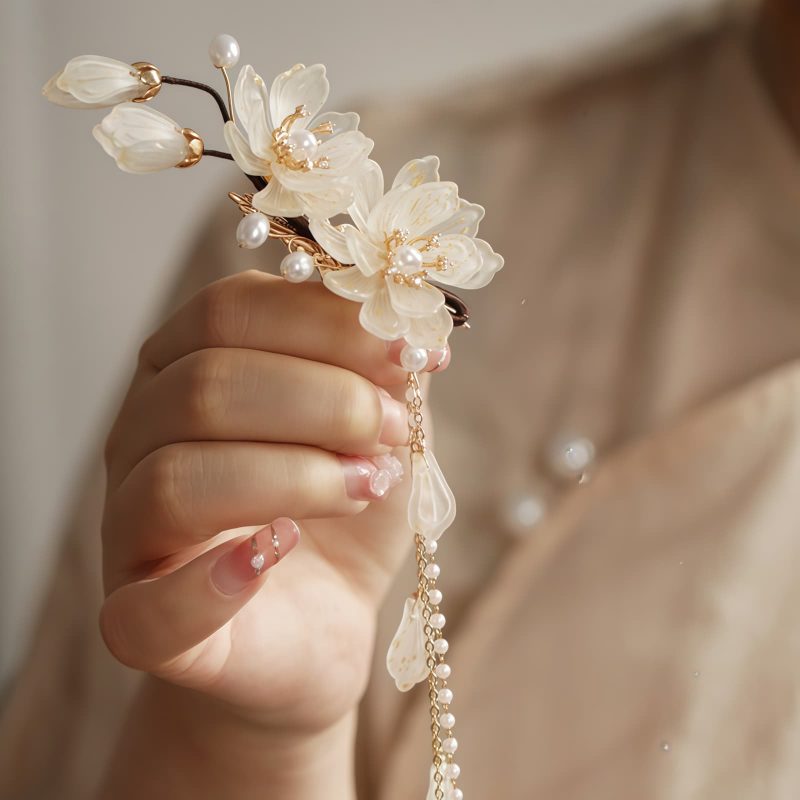 Alloy Magnolia Tassel Hair Clip Alloy Magnolia Tassel Hair Clip