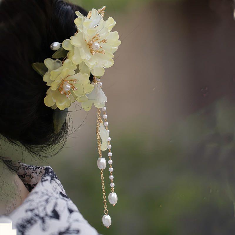 Alloy Magnolia Tassel Hair Clip Alloy Magnolia Tassel Hair Clip