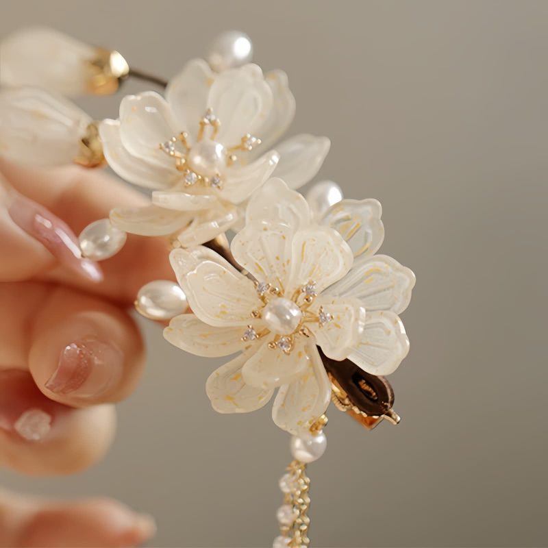 Alloy Magnolia Tassel Hair Clip Alloy Magnolia Tassel Hair Clip