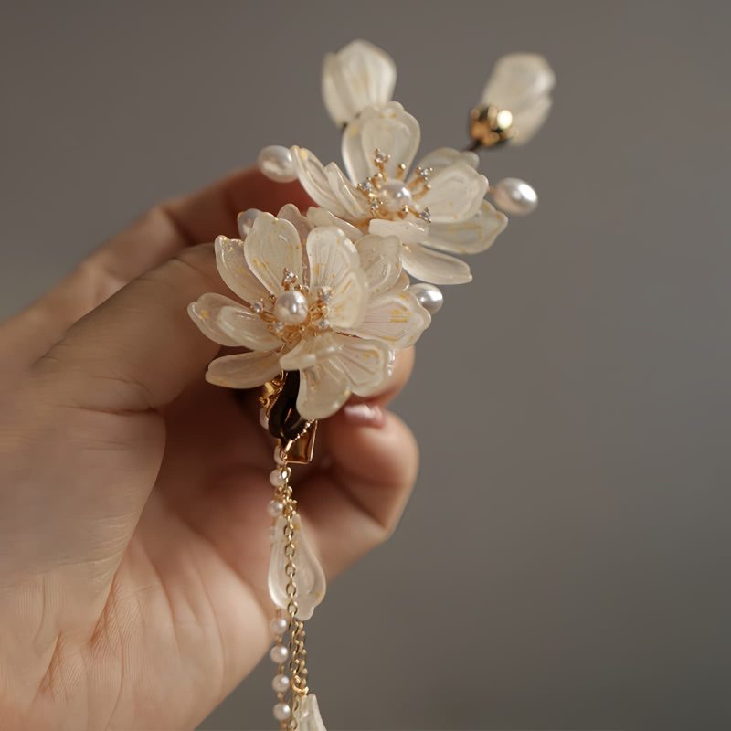 Alloy Magnolia Tassel Hair Clip Alloy Magnolia Tassel Hair Clip