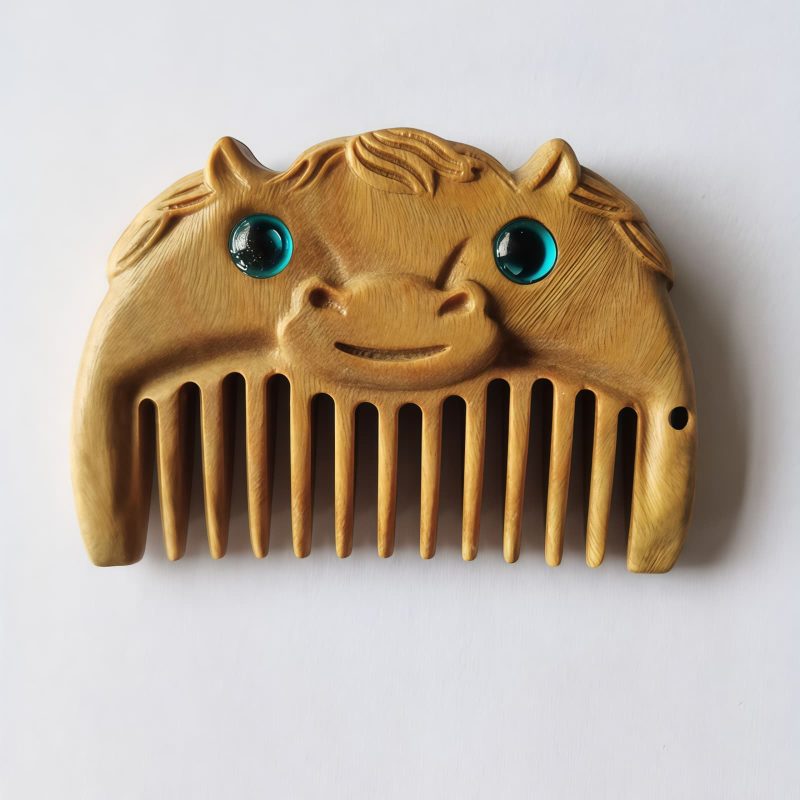 Chinese Zodiac Green Sandalwood Portable Comb Chinese Zodiac Green Sandalwood Portable Comb