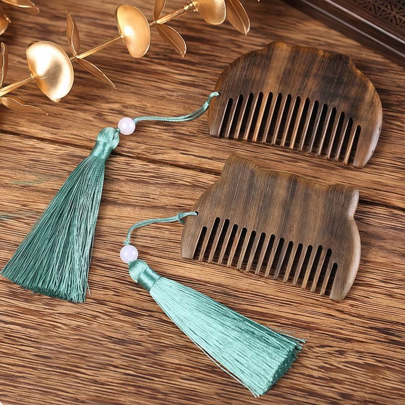 Chinese Zodiac Green Sandalwood Portable Comb Chinese Zodiac Green Sandalwood Portable Comb