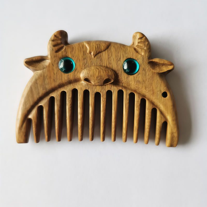 Chinese Zodiac Green Sandalwood Portable Comb Chinese Zodiac Green Sandalwood Portable Comb