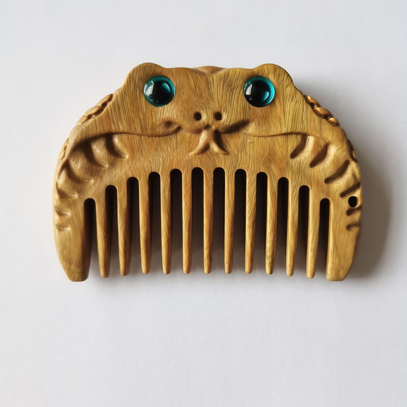Chinese Zodiac Green Sandalwood Portable Comb Chinese Zodiac Green Sandalwood Portable Comb