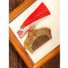Handgefertigter Kamm aus grünem Sandelholz mit floraler Gravur Green Sandalwood Floral Engraved Comb