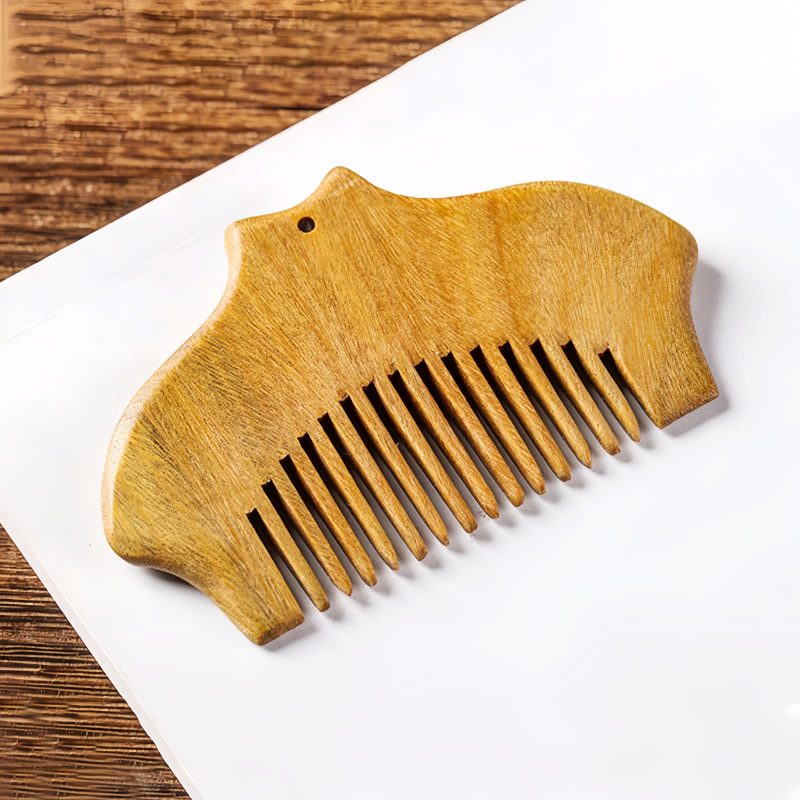 Handgefertigter Kamm aus grünem Sandelholz mit floraler Gravur Green Sandalwood Floral Engraved Comb