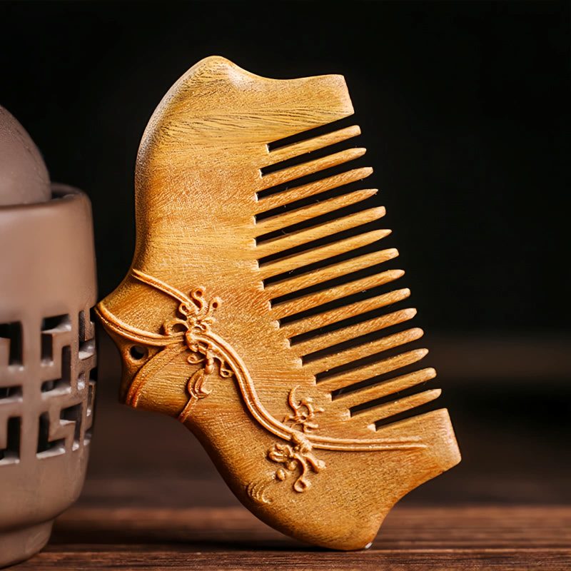 Handgefertigter Kamm aus grünem Sandelholz mit floraler Gravur Green Sandalwood Floral Engraved Comb