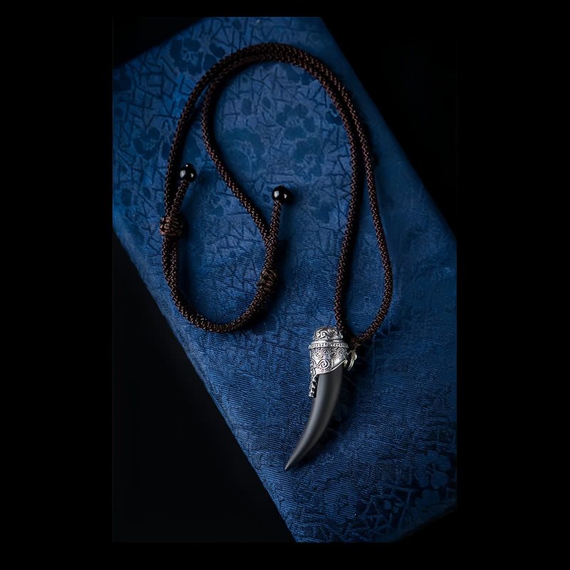 925 Silver Black Obsidian Wolf Tooth Necklace 925 Silver Black Obsidian Wolf Tooth Necklace