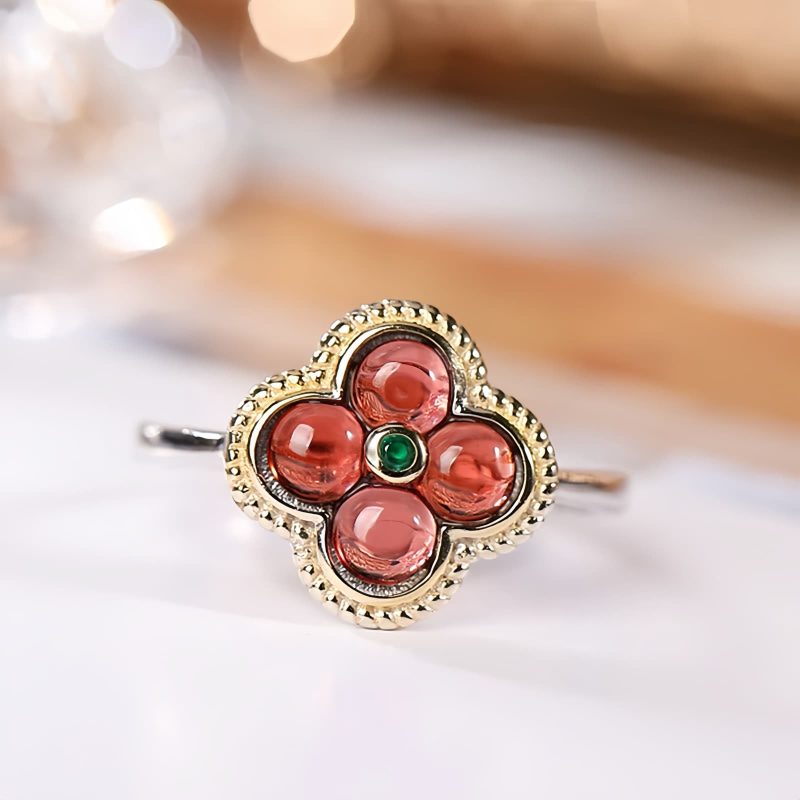 925 Silver Garnet Four-leaf Clover Protection Necklace 925 Silver Garnet Four-leaf Clover Protection Necklace