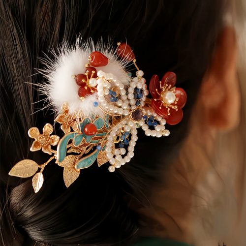 華やぎを添える「赤い花と蝶」のクラシカル・ヘアクリップ