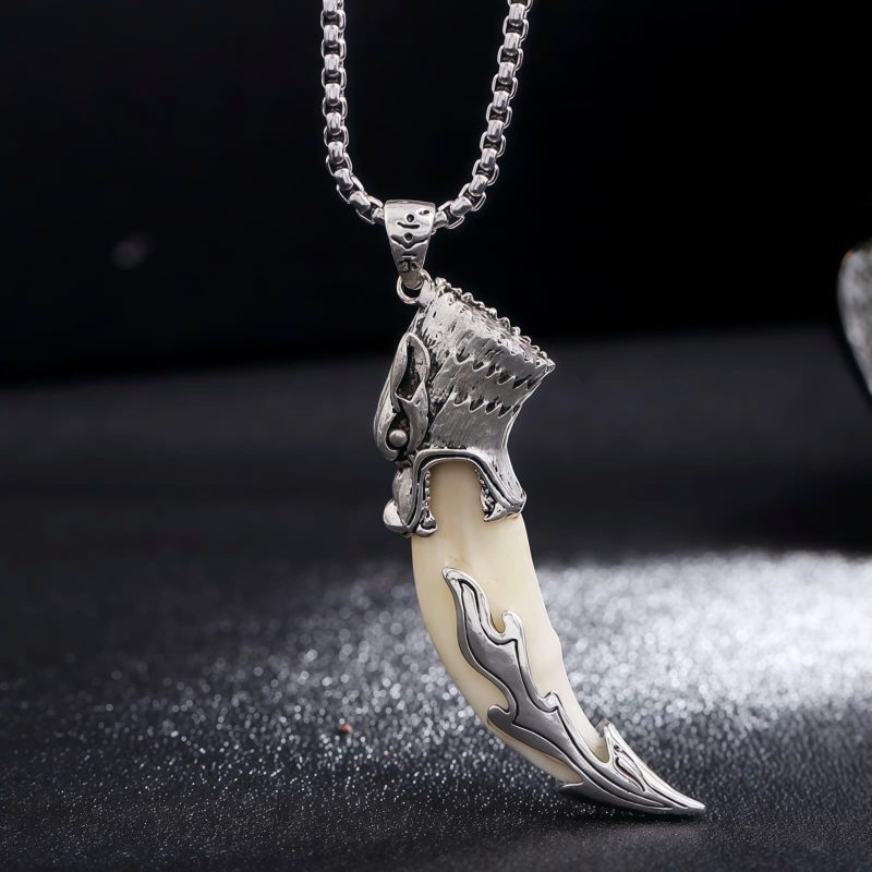Titanium Steel Wolf Tooth Pendant Necklace Titanium Steel Wolf Tooth Pendant Necklace