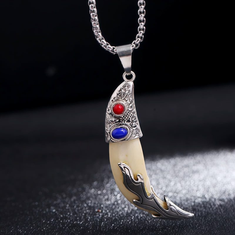 Titanium Steel Wolf Tooth Pendant Necklace Titanium Steel Wolf Tooth Pendant Necklace