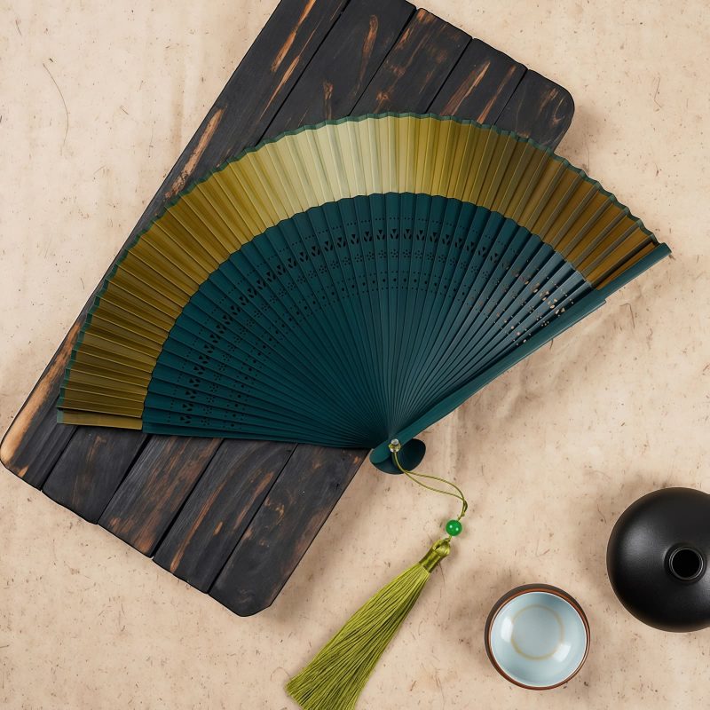 Gradient Hollow Engraved Bamboo Folding Fan Gradient Hollow Engraved Bamboo Folding Fan