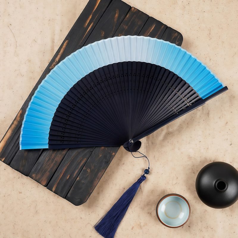Gradient Hollow Engraved Bamboo Folding Fan Gradient Hollow Engraved Bamboo Folding Fan