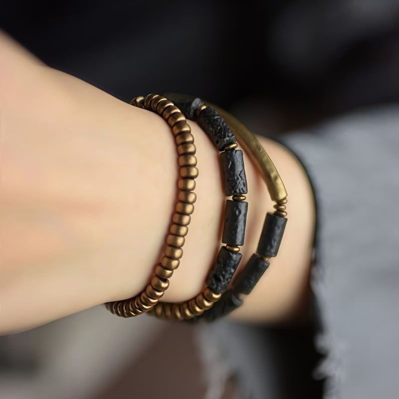 Lava-Gestein & Messing: Mehrlagiges Armband für innere Ruhe Lava Rock Brass Multi-Turn Calm Bracelet