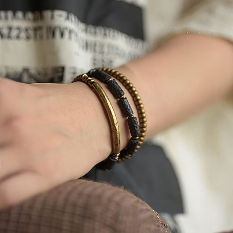 Lava-Gestein & Messing: Mehrlagiges Armband für innere Ruhe Lava Rock Brass Multi-Turn Calm Bracelet