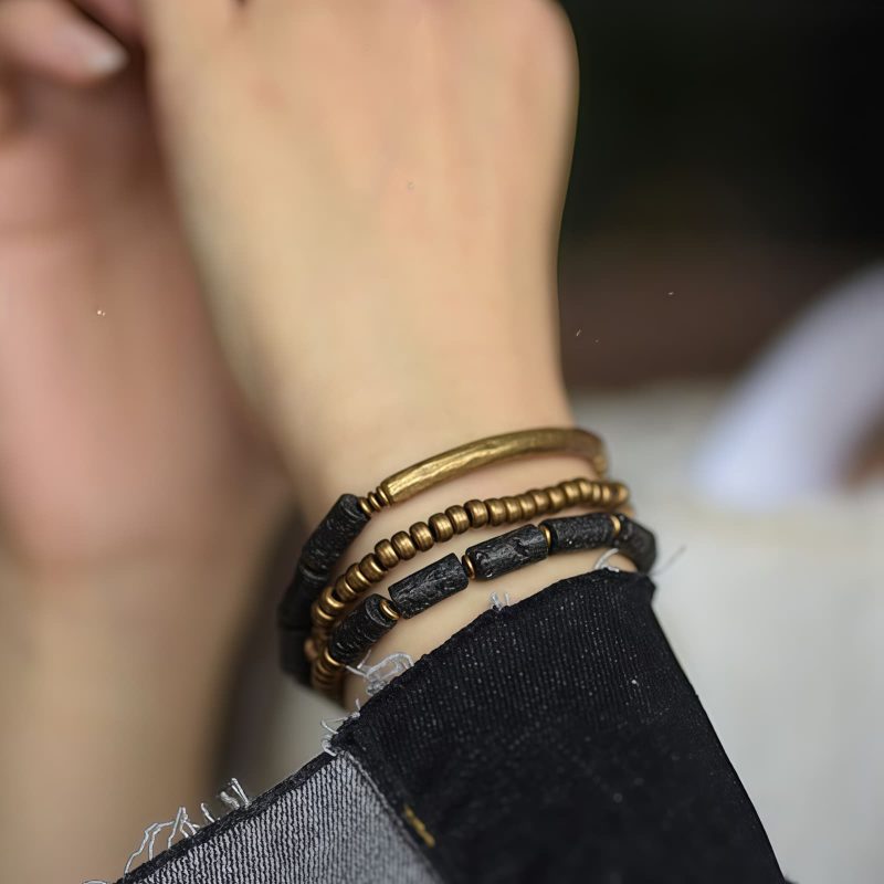 Lava-Gestein & Messing: Mehrlagiges Armband für innere Ruhe Lava Rock Brass Multi-Turn Calm Bracelet