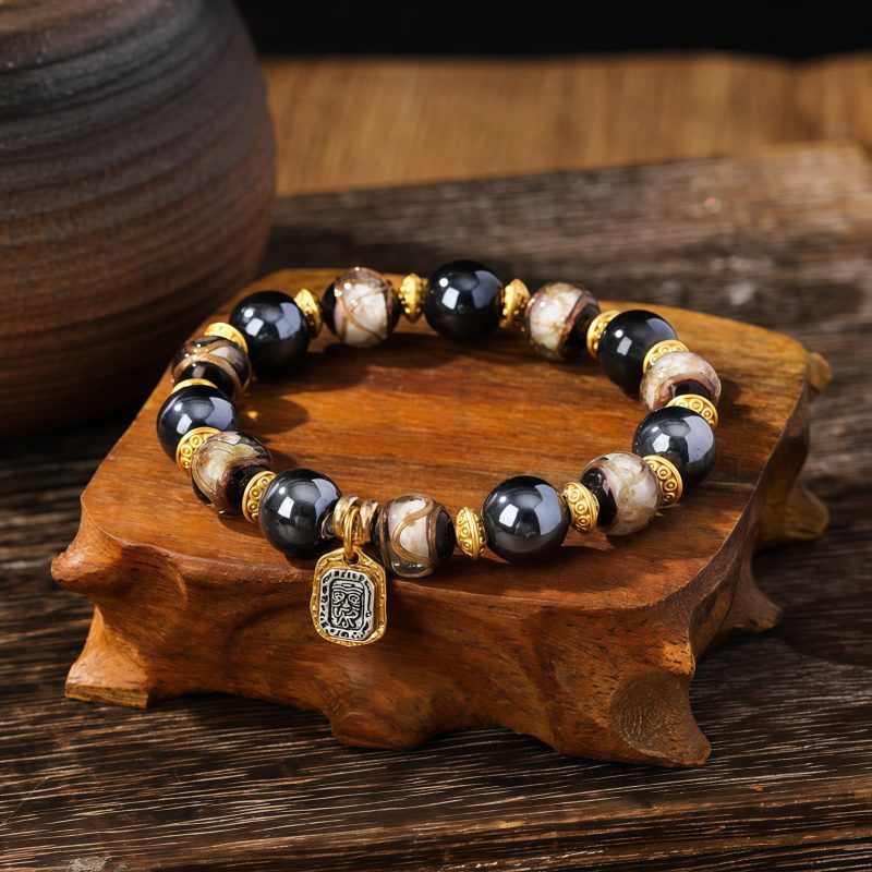 Liuli Glass Tibetan Goddess of Wealth Bracelet Liuli Glass Tibetan Goddess of Wealth Bracelet