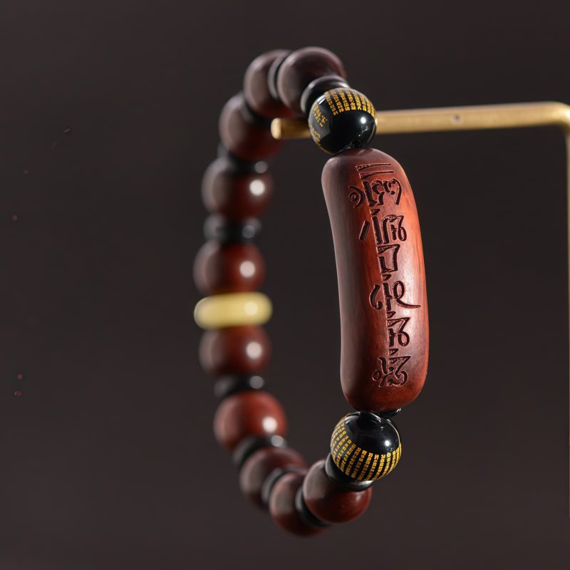 Tibetan Red Sandalwood Om Mani Padme Hum Meditation Bracelet Tibetan Red Sandalwood Om Mani Padme Hum Meditation Bracelet
