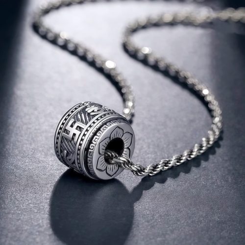Collar con Colgante Tibetano de Cobre: Om Mani Padme Hum Collar con Colgante Tibetano de Cobre: Om Mani Padme Hum